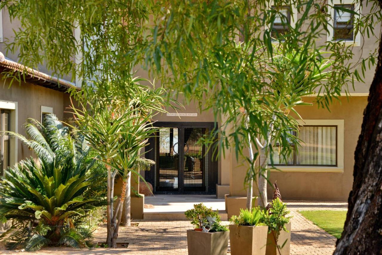 Kameeldrift Waterfront Estate & Resort Бритс Экстерьер фото